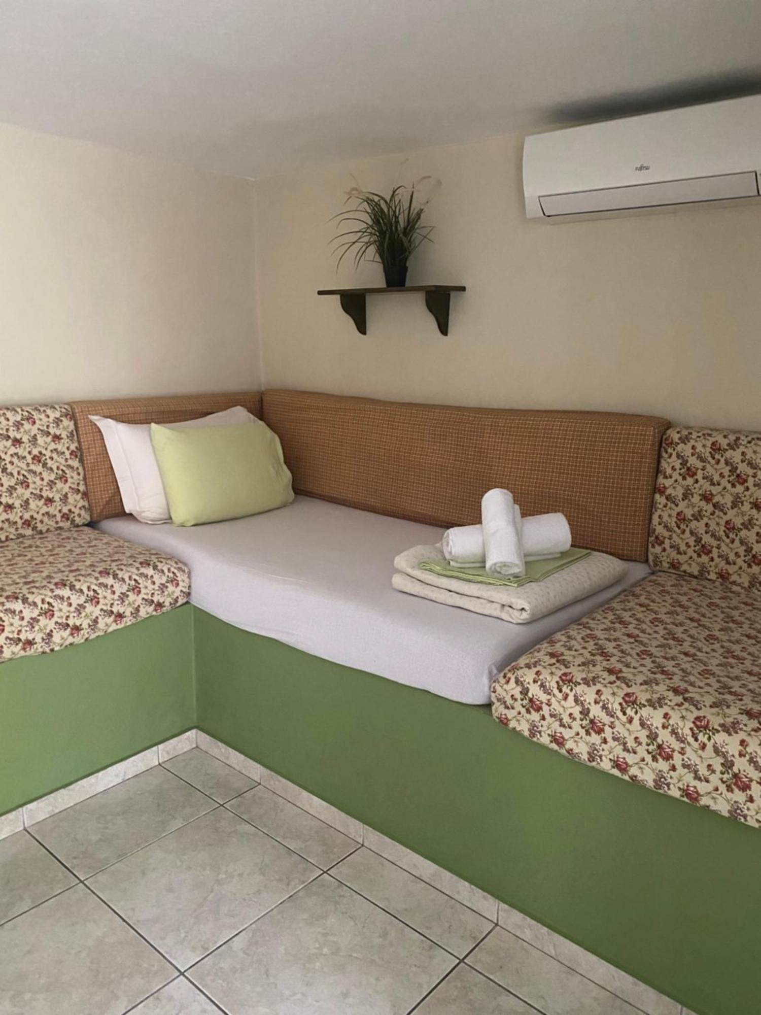 Small Garden Apartment Kavala