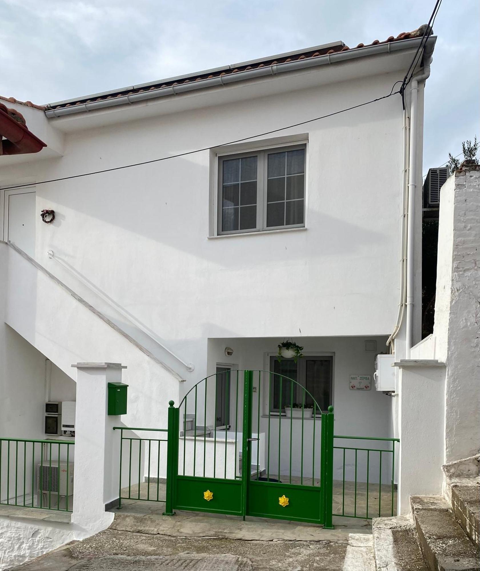 Apartment Small Garden Kavala
